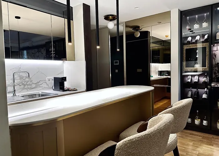 Apartment Designer In The Heart Of